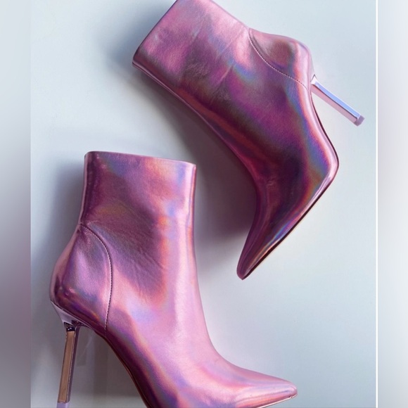 STEVE MADDEN Iridescent Pink Ankle Boots - Picture 2 of 13